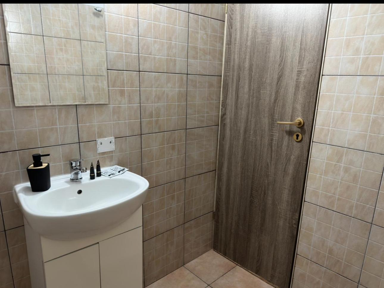 Отель Casa Fm Вама-Веке Экстерьер фото